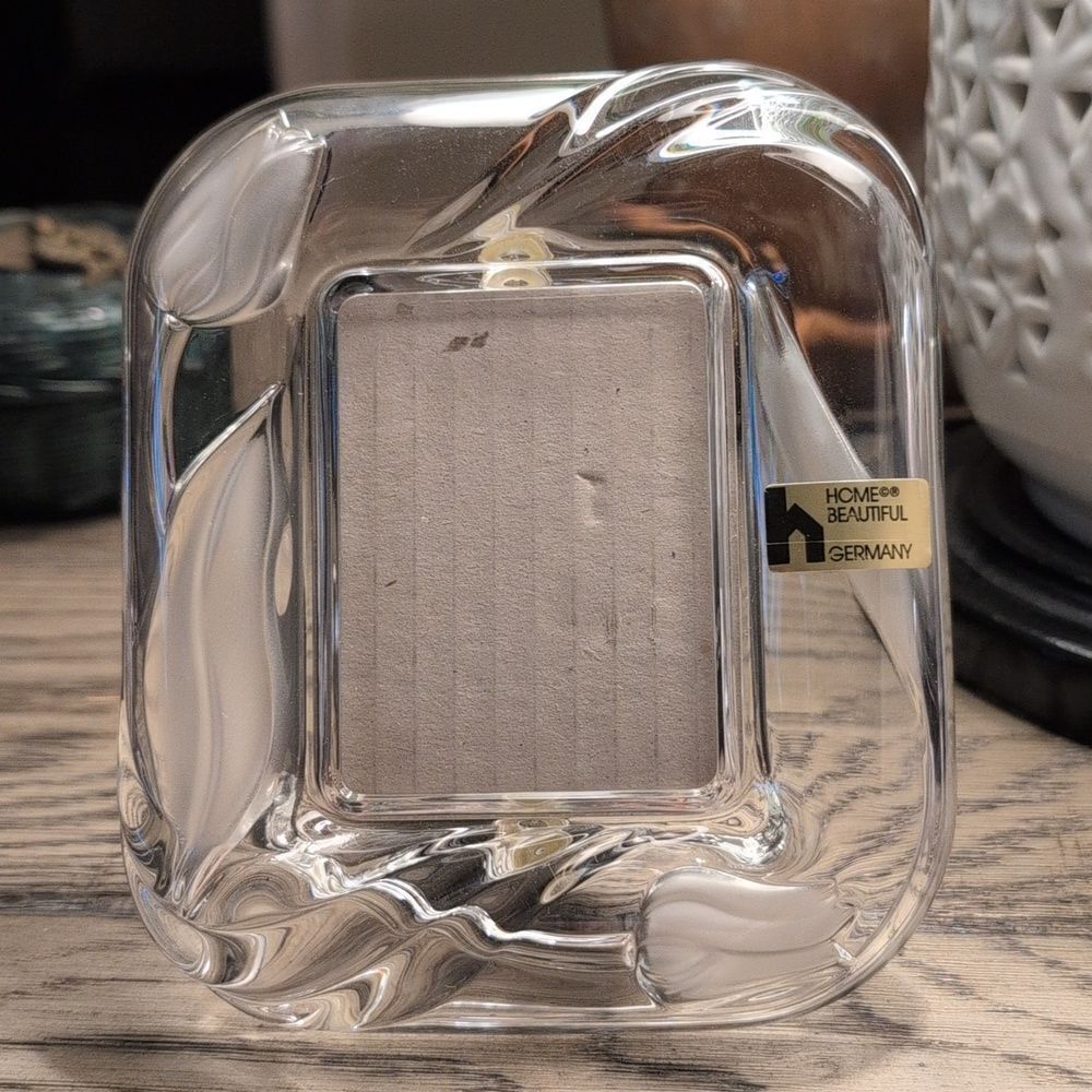 Home Beautiful Germany Etched Glass Tulip Picture Frame 2.5" x 3" Photo Size